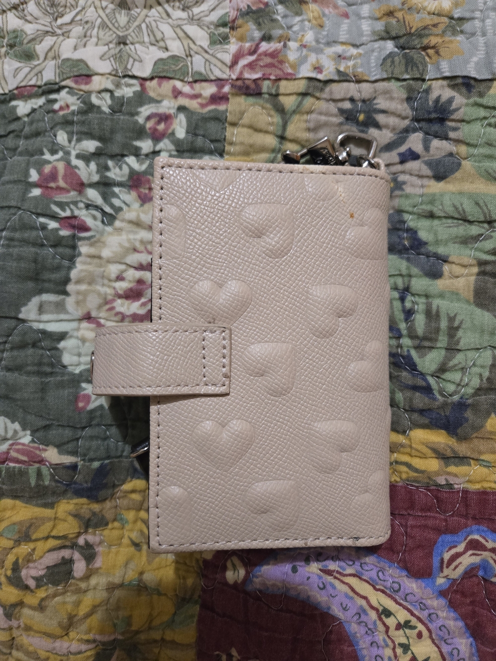 Betsey Johnson Bi-fold Blush Pink Heart-Embossed Key Pouch Card Holder - Picture 4 of 5